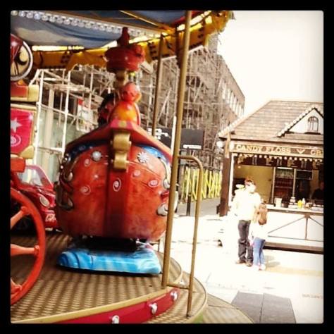 10156018_590375857736323_708508520_n