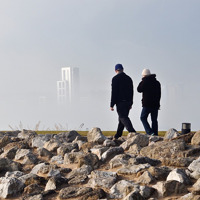 Strolling on the barrage #cardiff #bay #barrage #fog (photo: @dougjnicholls)