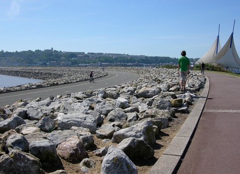Cardiff Bay Barrage by Gordon Plant