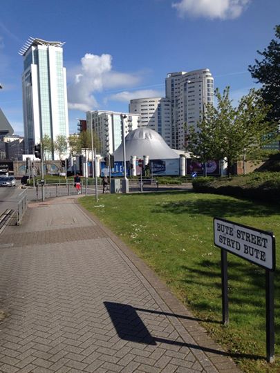 flying saucer by jeremy rees