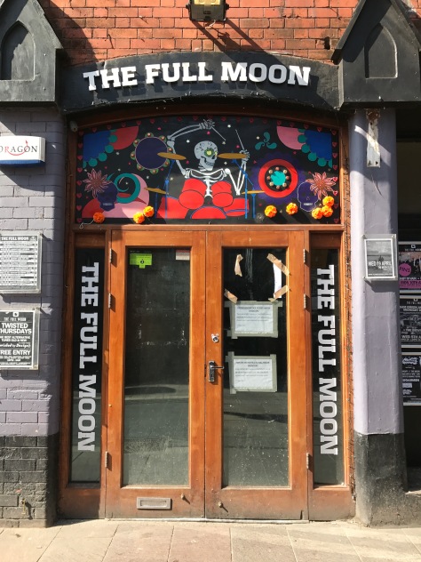 The Full Moon doorway, Cardiff
