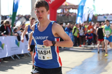 Cardiff Bay, Wales. 2nd April 2017. Athletes take on the Cardiff Bay 10k run.