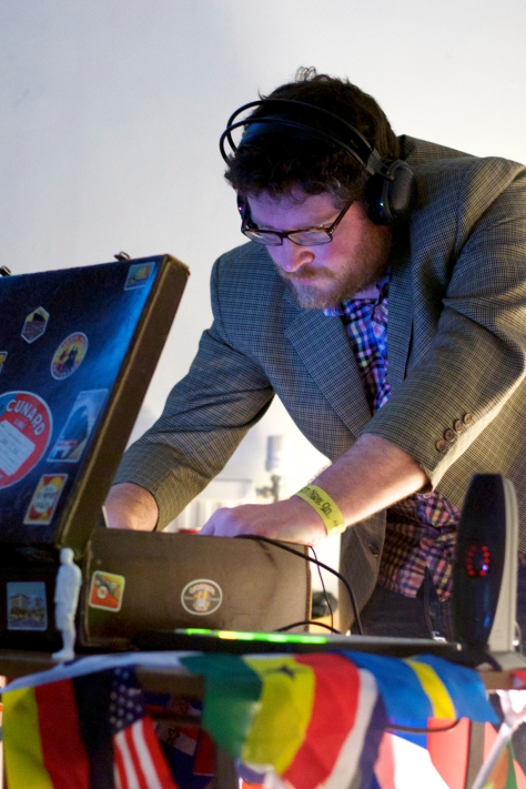 Micro Peski Nacht by Adam Chard