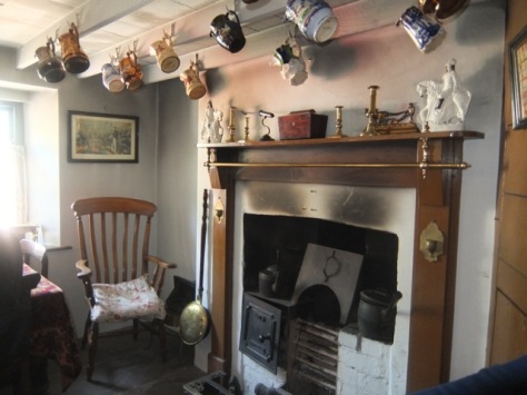 Tankards adorn the ceiling of the 1895 interior